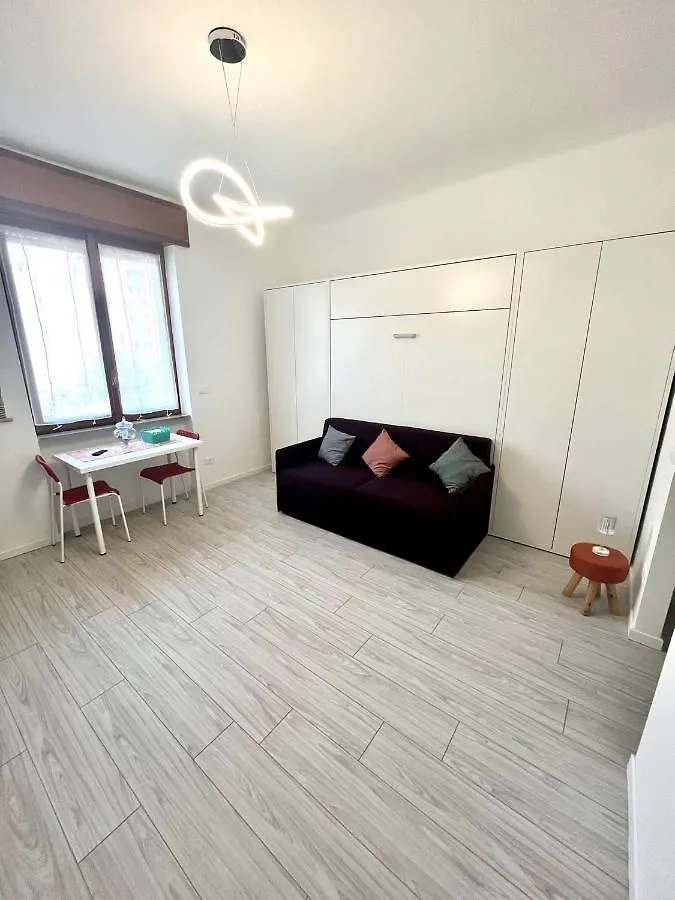 ベッド・アンド・ブレックファスト Marghespace Zona Stazione Centrale Appartamento Con Letto Matrimoniale E Bagno ミラノ イタリア